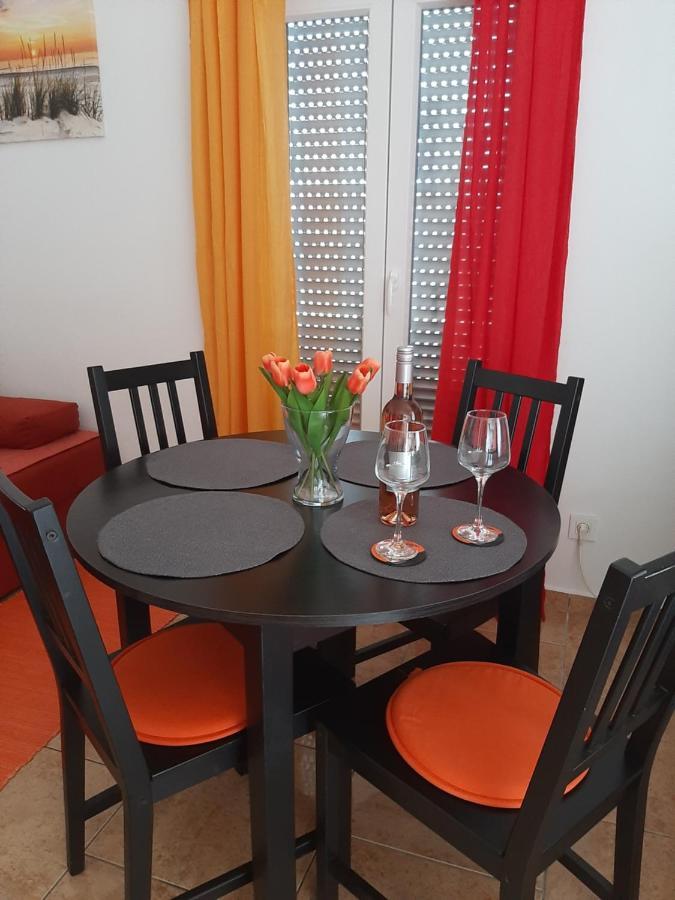 Apartment Enis Barbariga Exterior photo