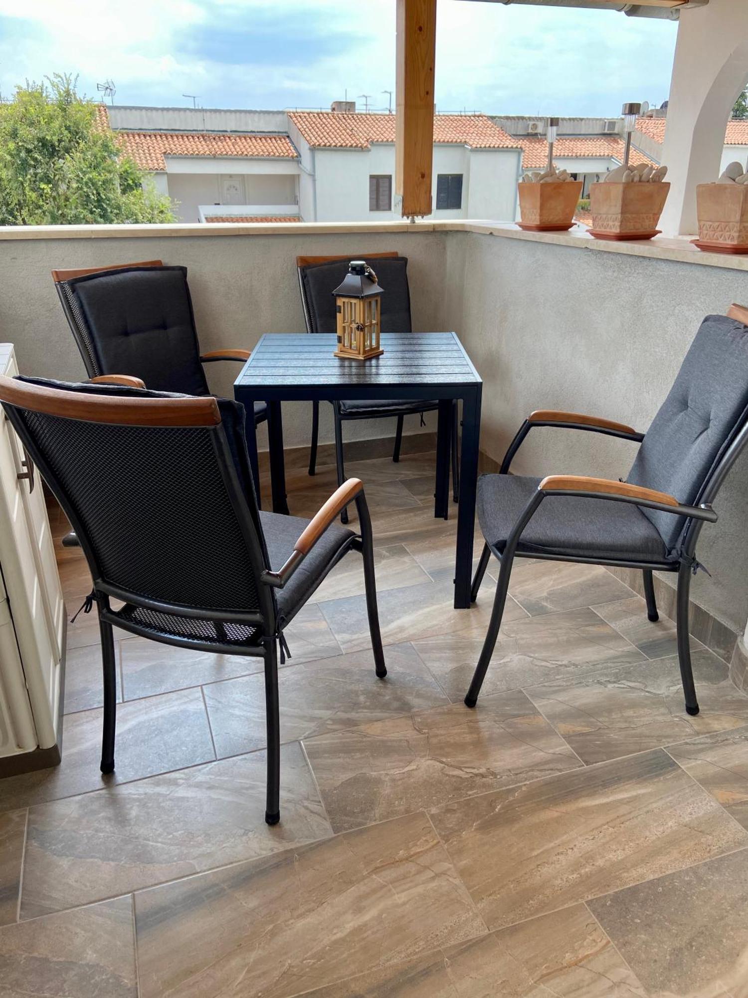 Apartment Enis Barbariga Exterior photo